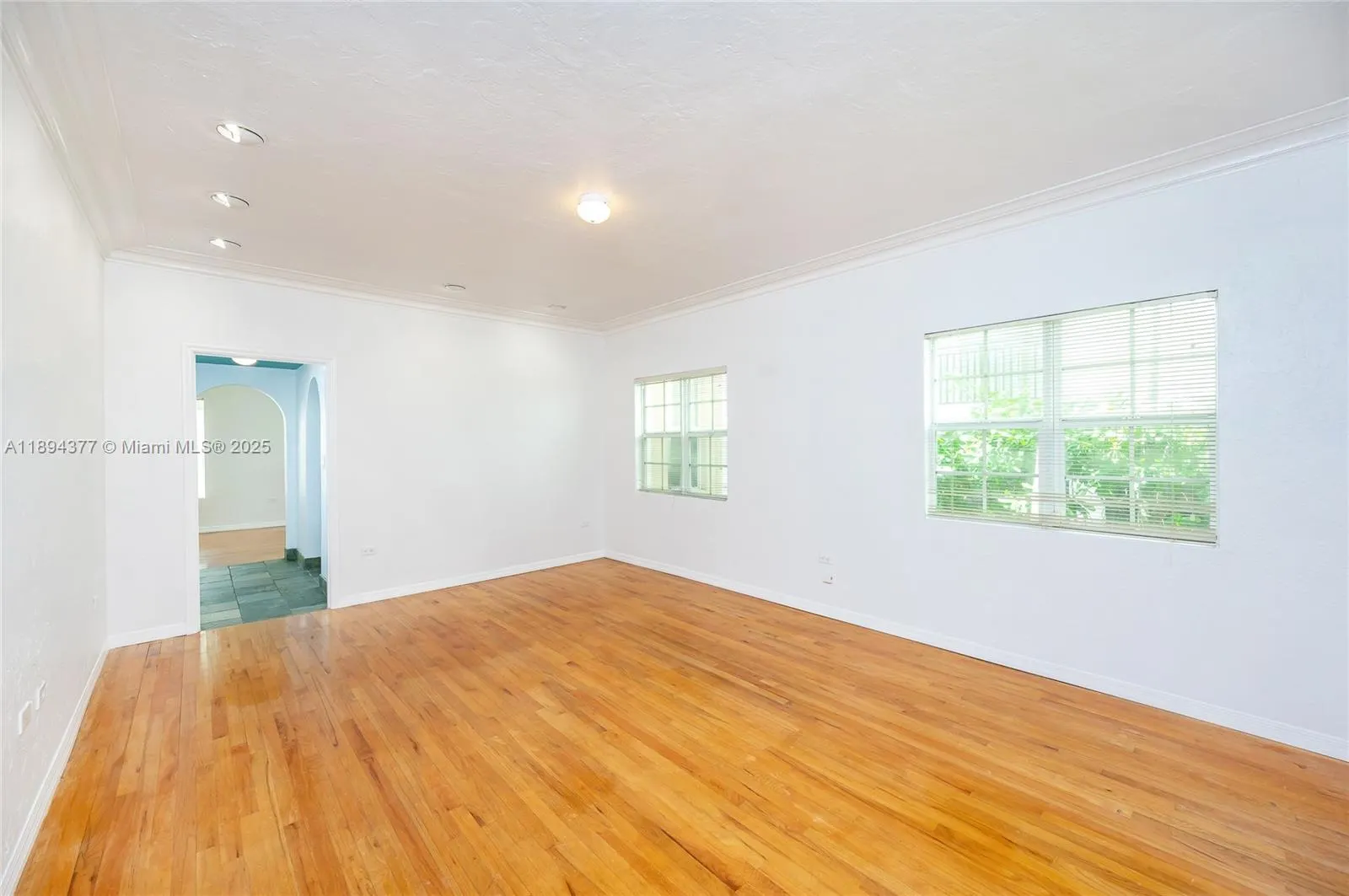 32 Calabria Ave, #2
