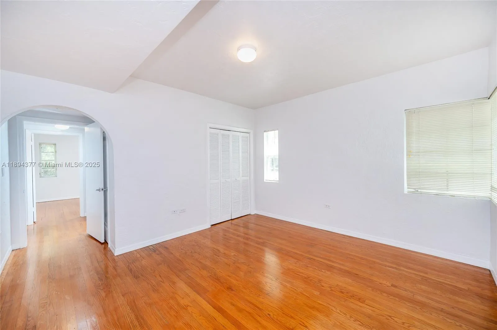32 Calabria Ave, #2