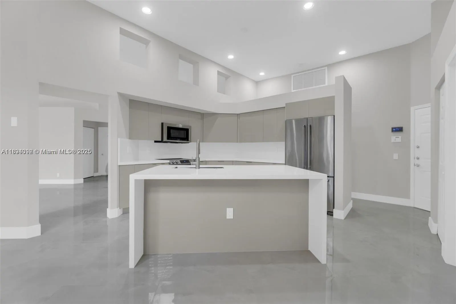 2553 Bay Pointe