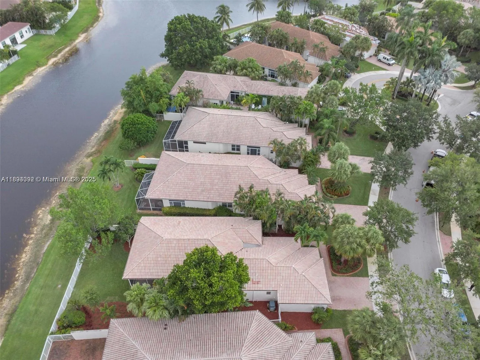 2553 Bay Pointe