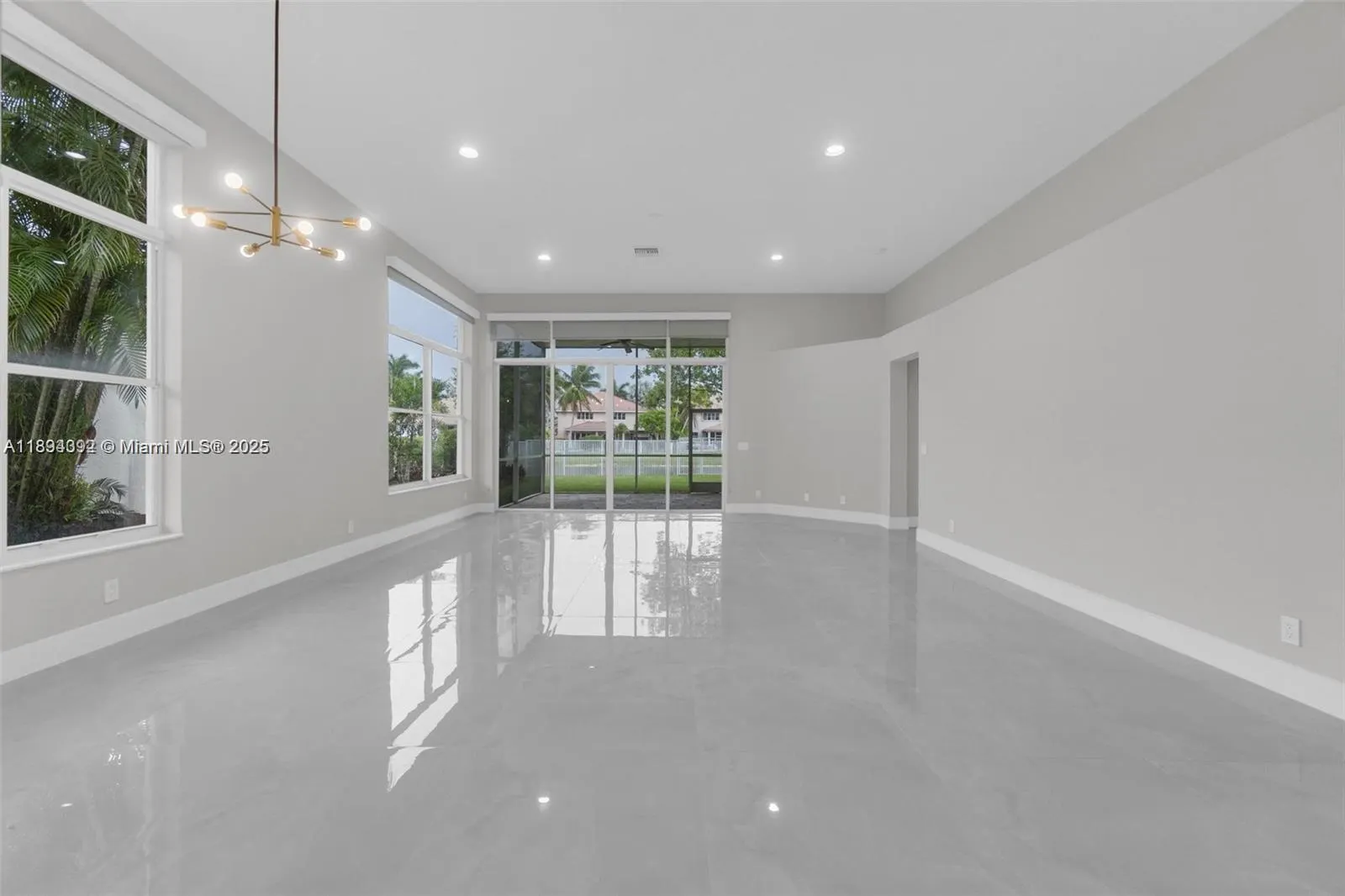 2553 Bay Pointe