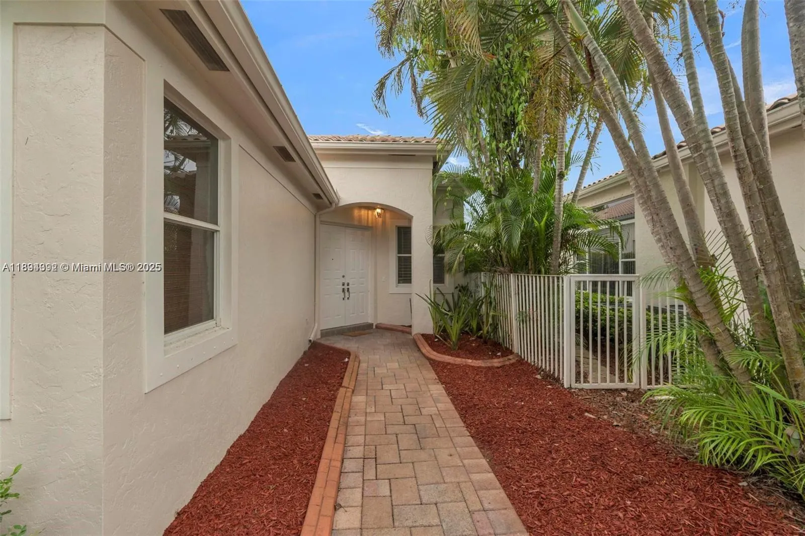 2553 Bay Pointe