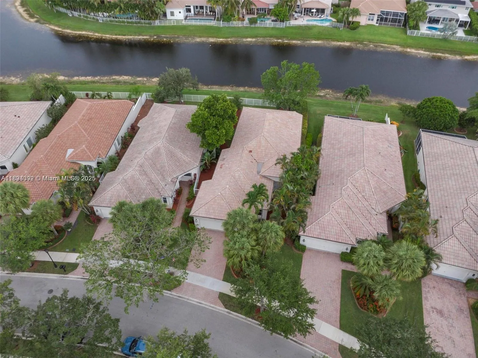 2553 Bay Pointe