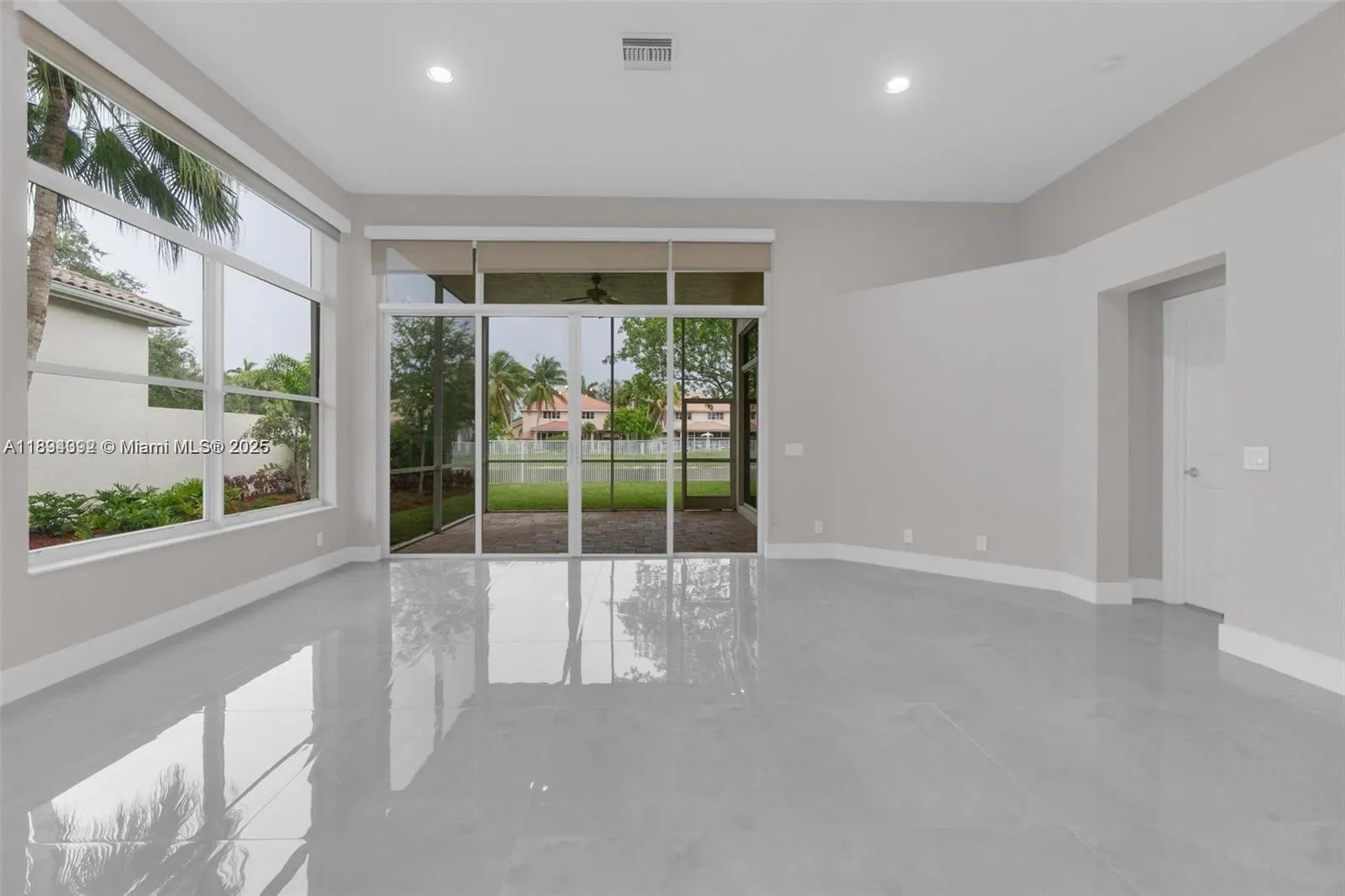 2553 Bay Pointe