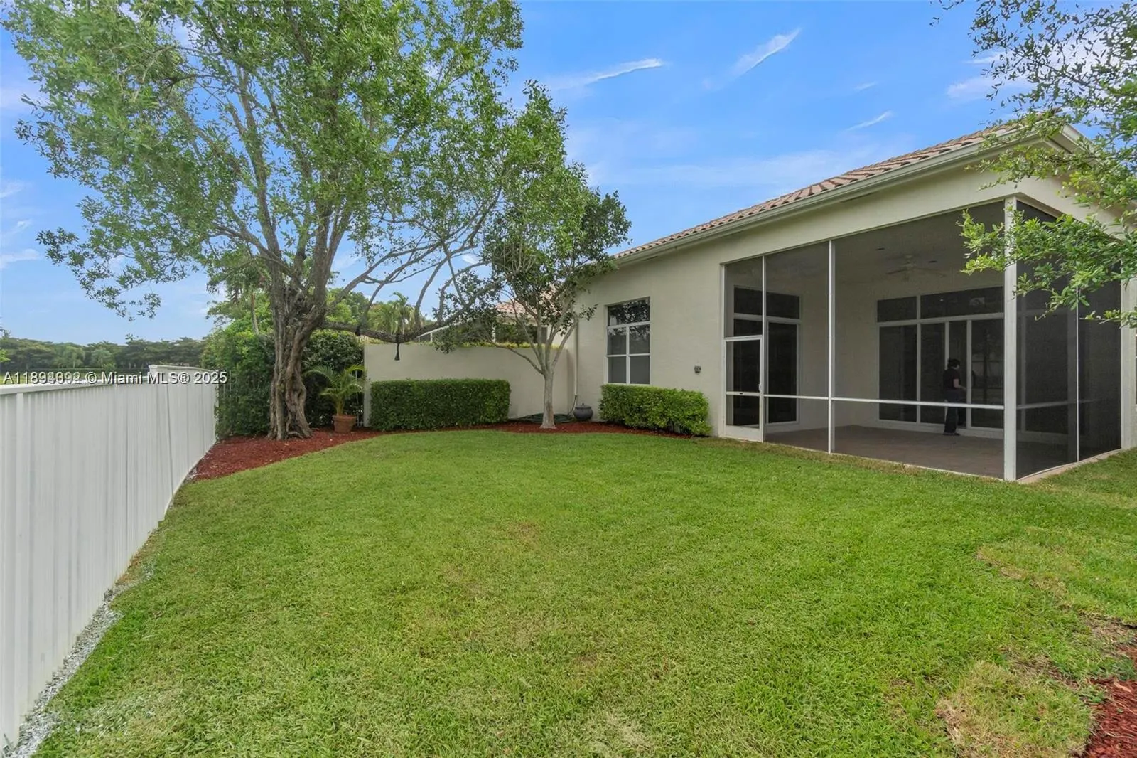 2553 Bay Pointe