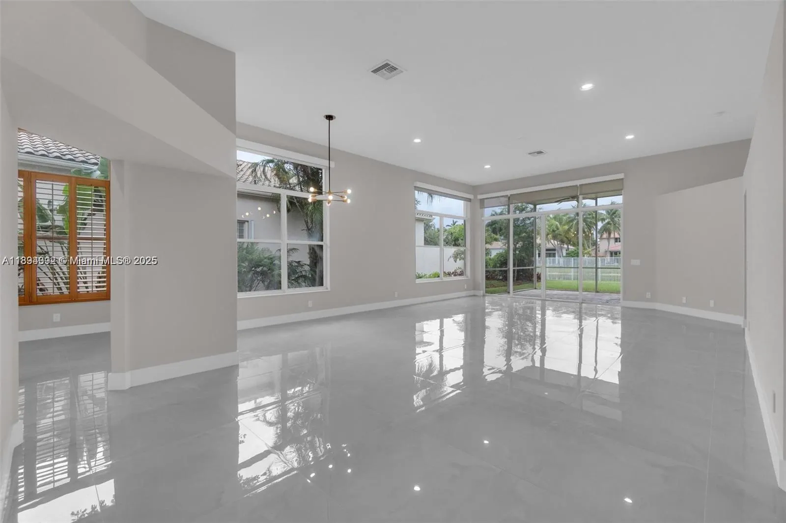 2553 Bay Pointe