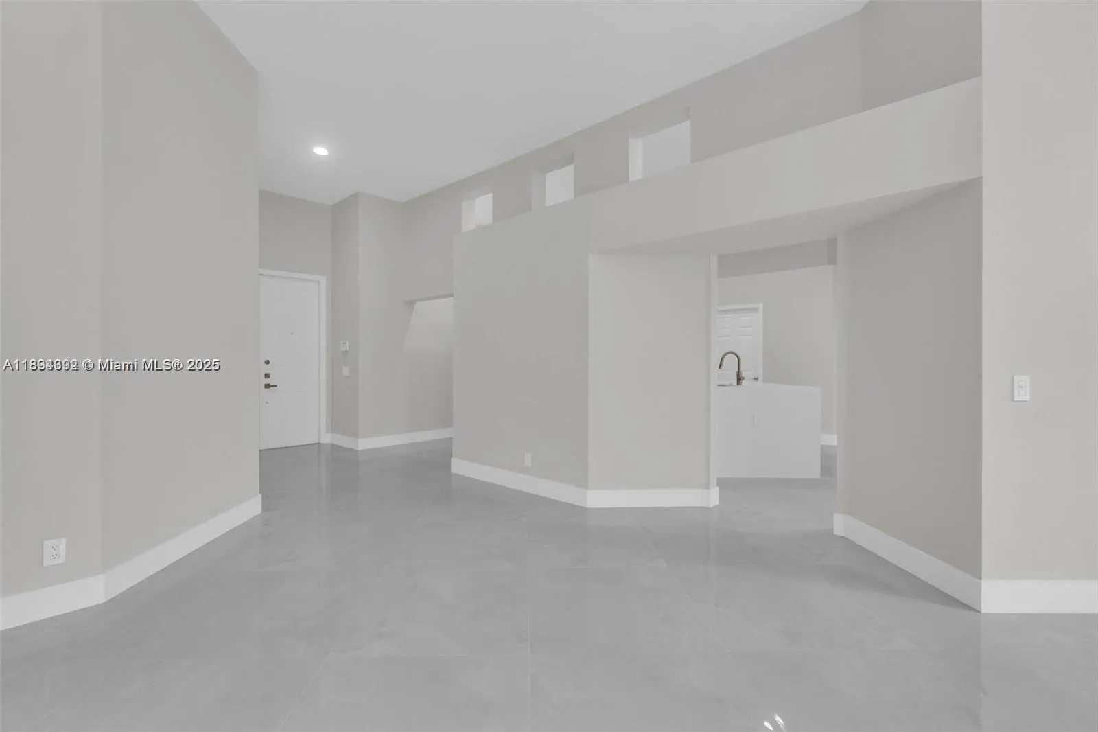 2553 Bay Pointe