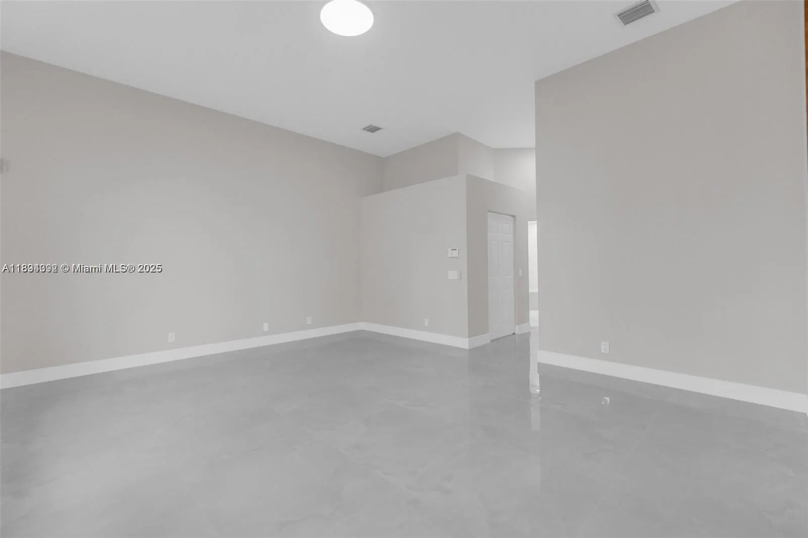 2553 Bay Pointe