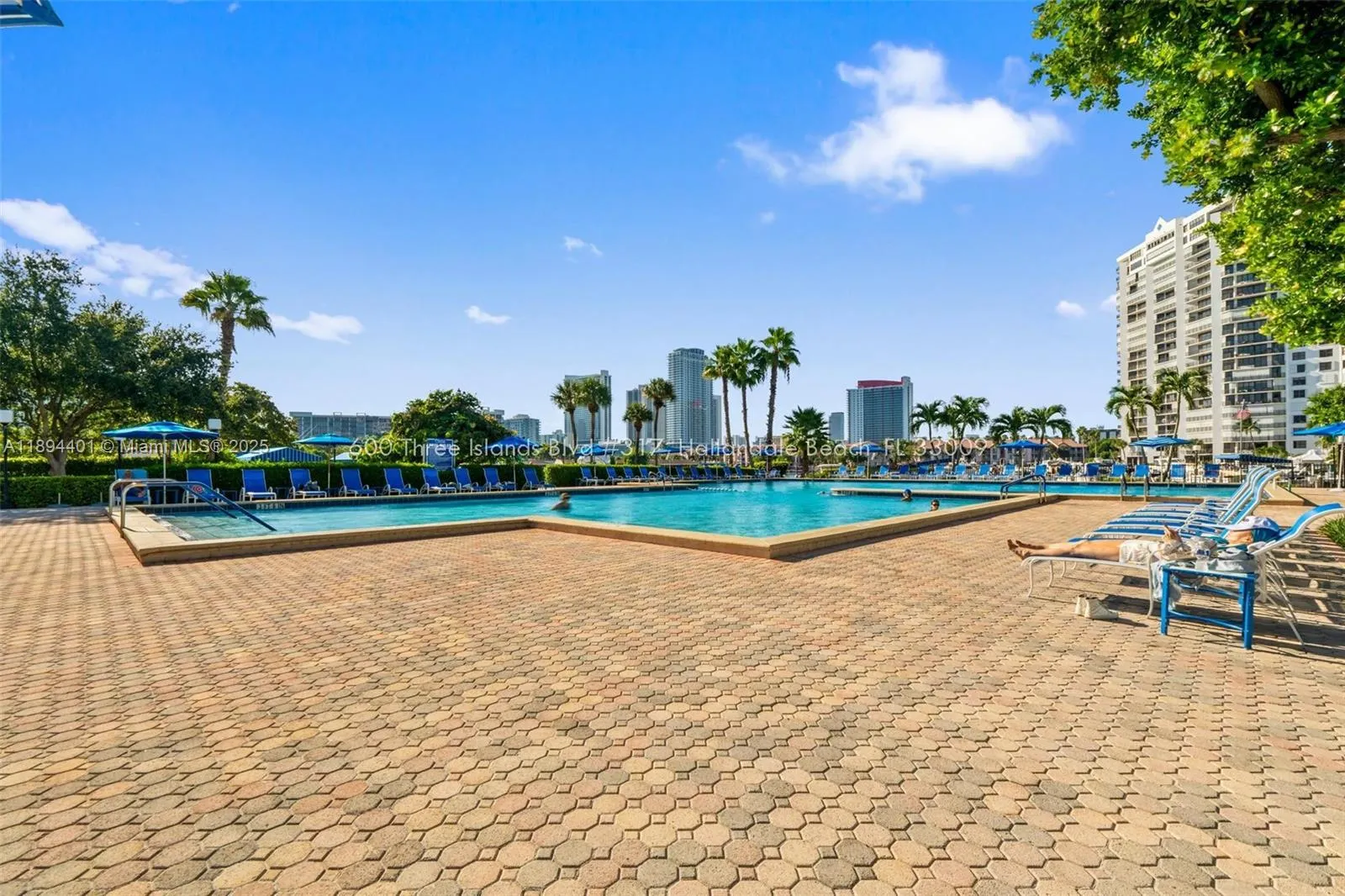 600 Three Islands Blvd, #317
