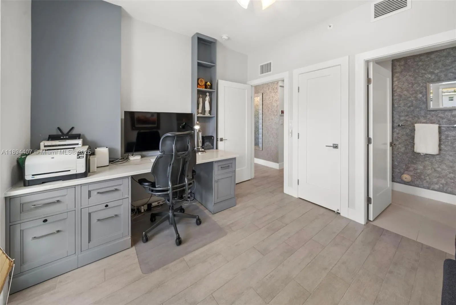 33 N Shore Dr, #33