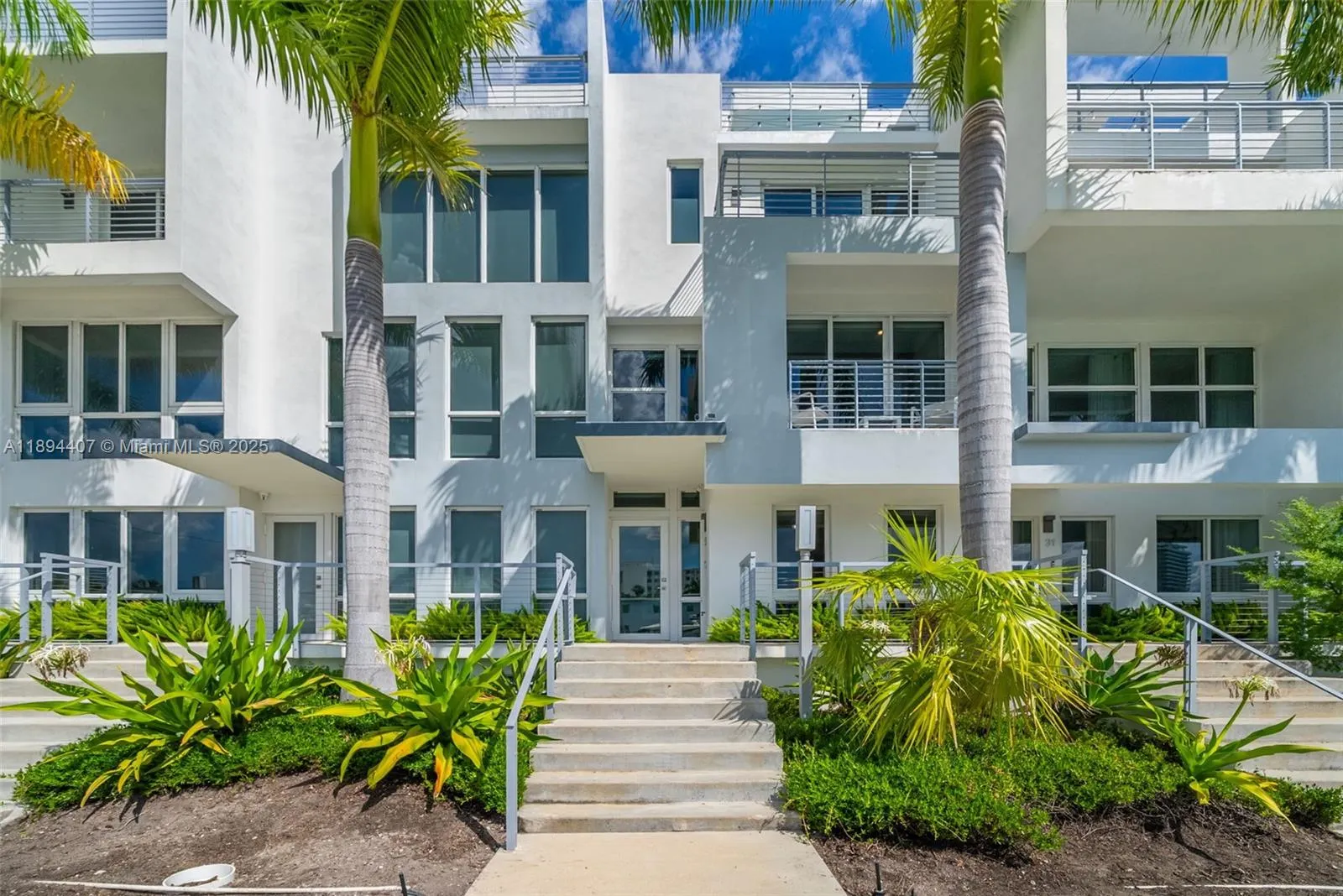 33 N Shore Dr, #33