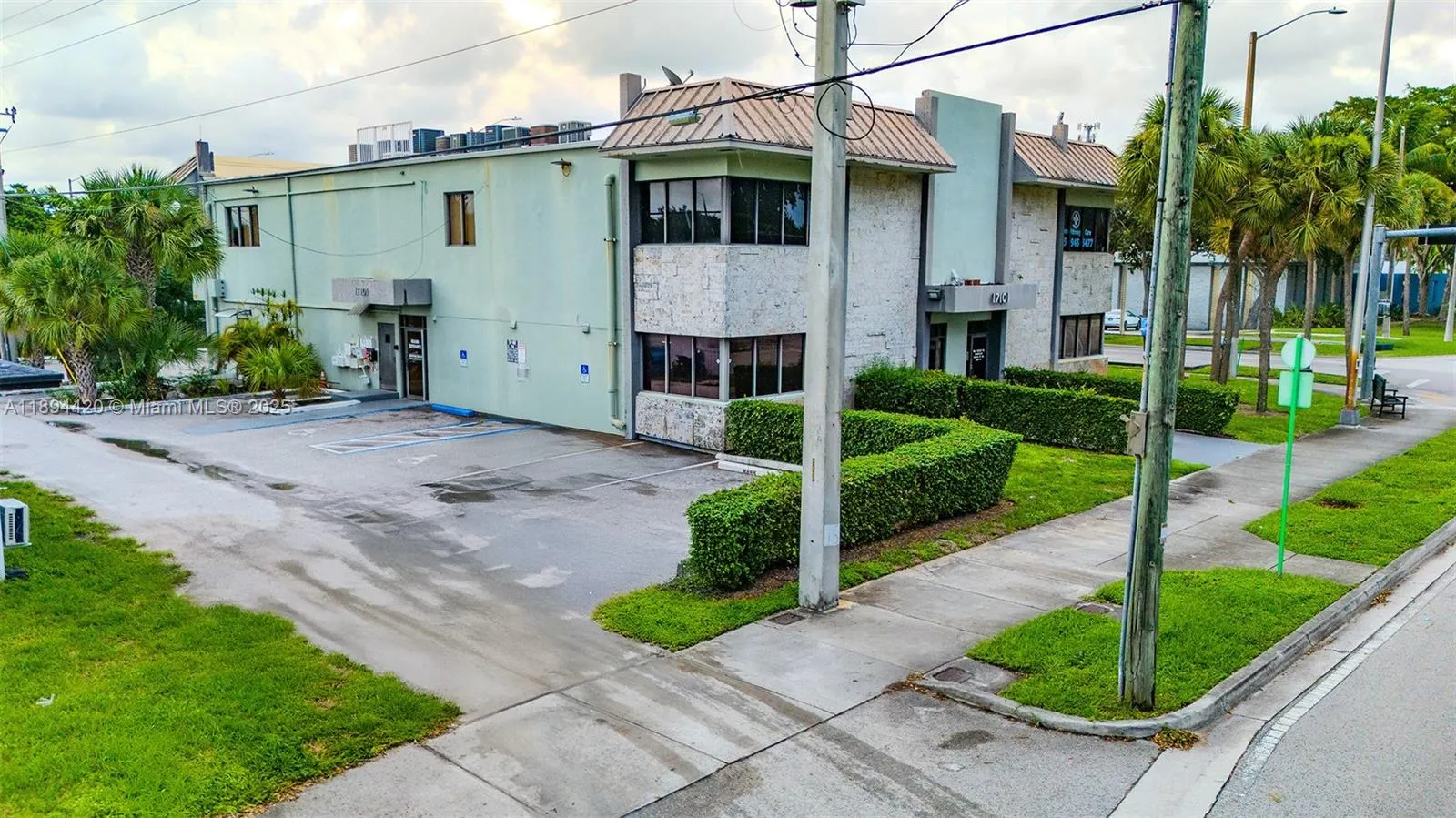17101 NE 19th Ave