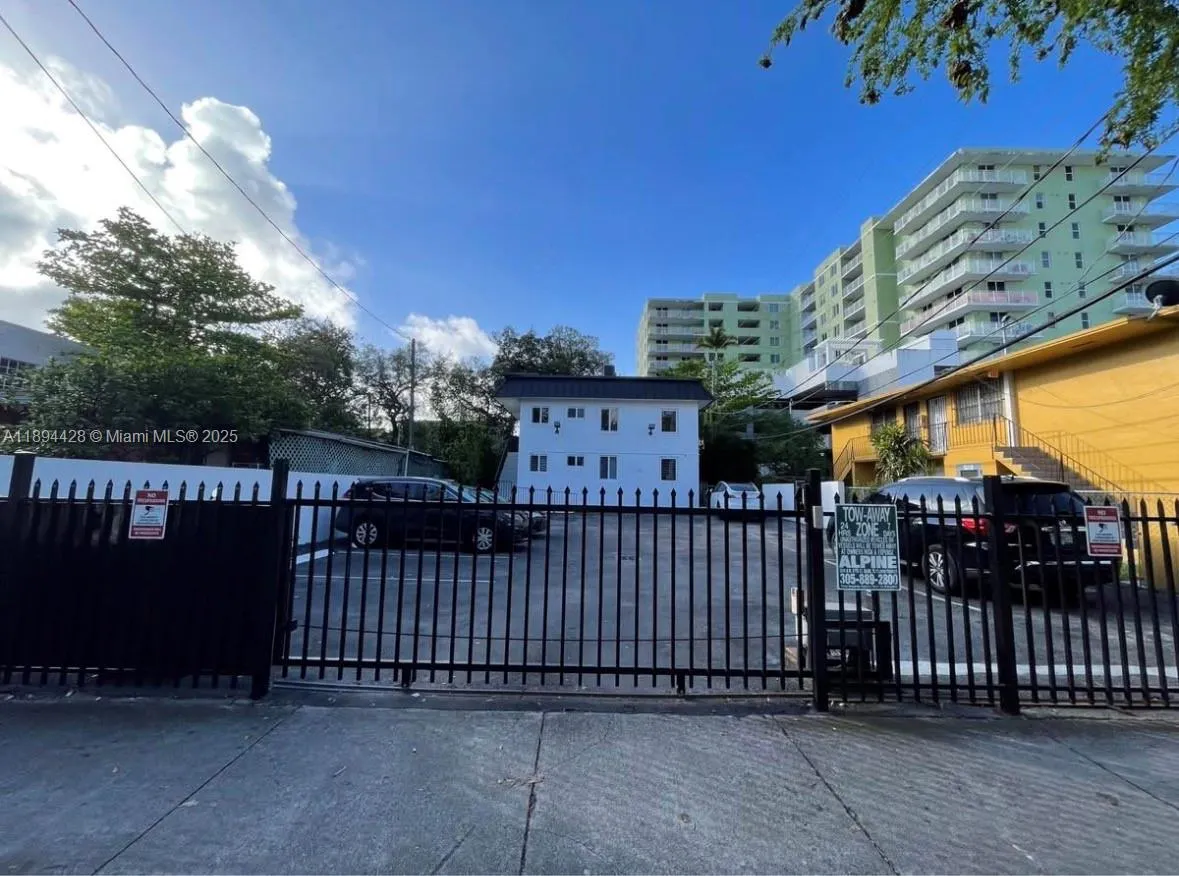 1152 NW 3rd St, #2