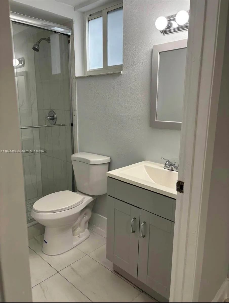 1152 NW 3rd St, #2