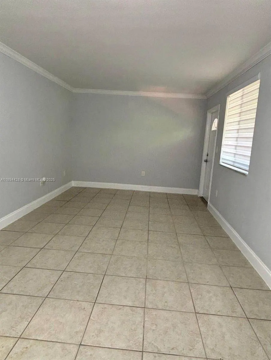 1152 NW 3rd St, #2