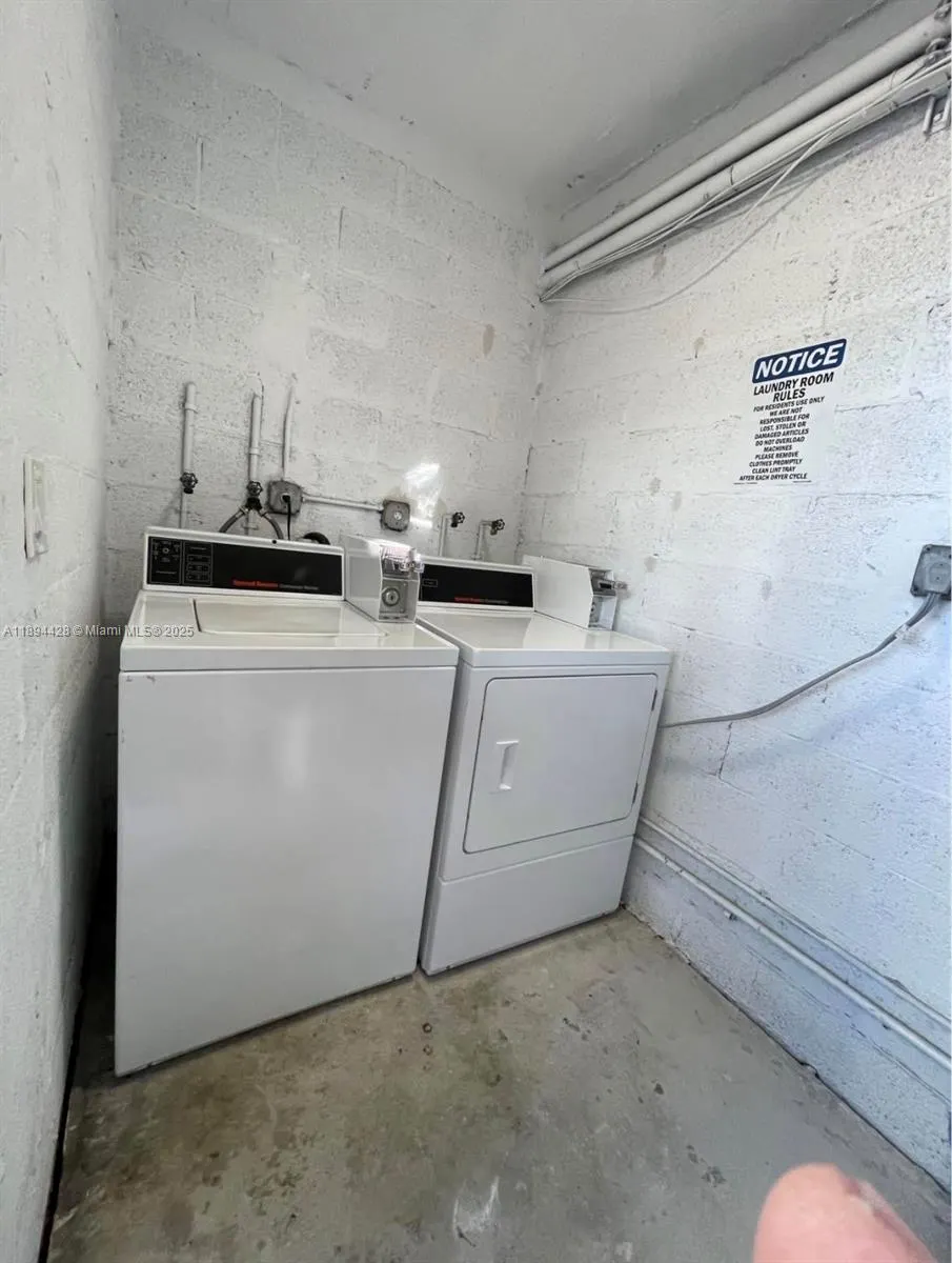 1152 NW 3rd St, #2
