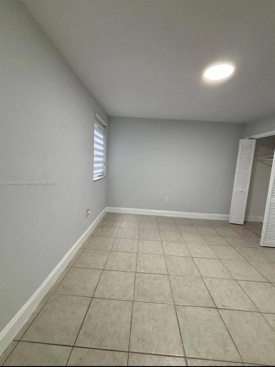 1152 NW 3rd St, #2