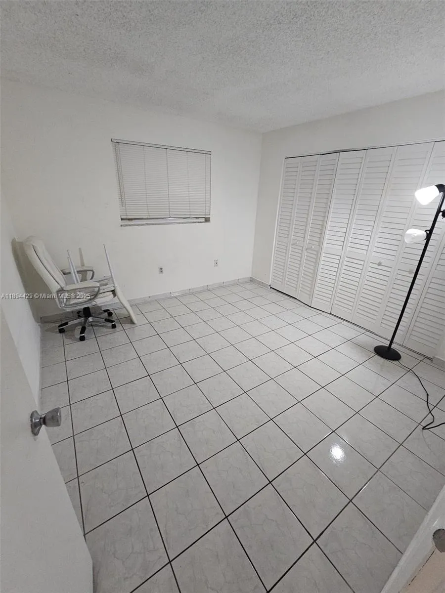 1555 W 44th Pl, #221B