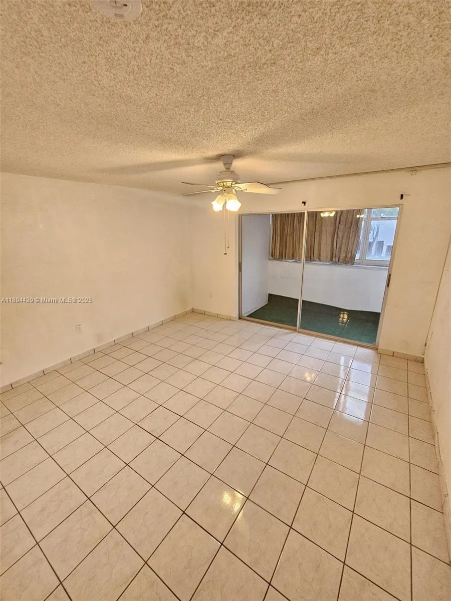 1555 W 44th Pl, #221B