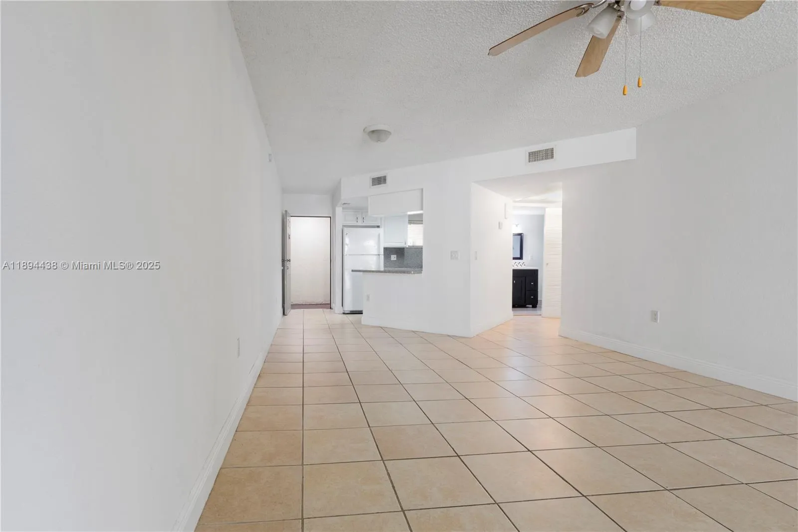 8225 Lake Dr, #304