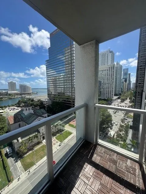 500 Brickell Ave, #1502