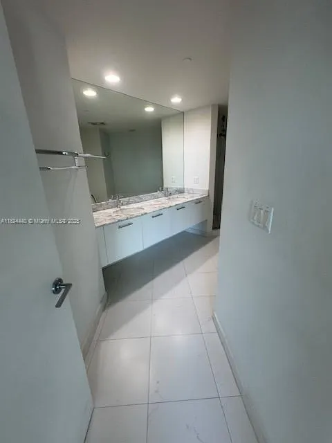 500 Brickell Ave, #1502