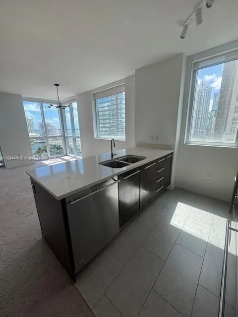 500 Brickell Ave, #1502