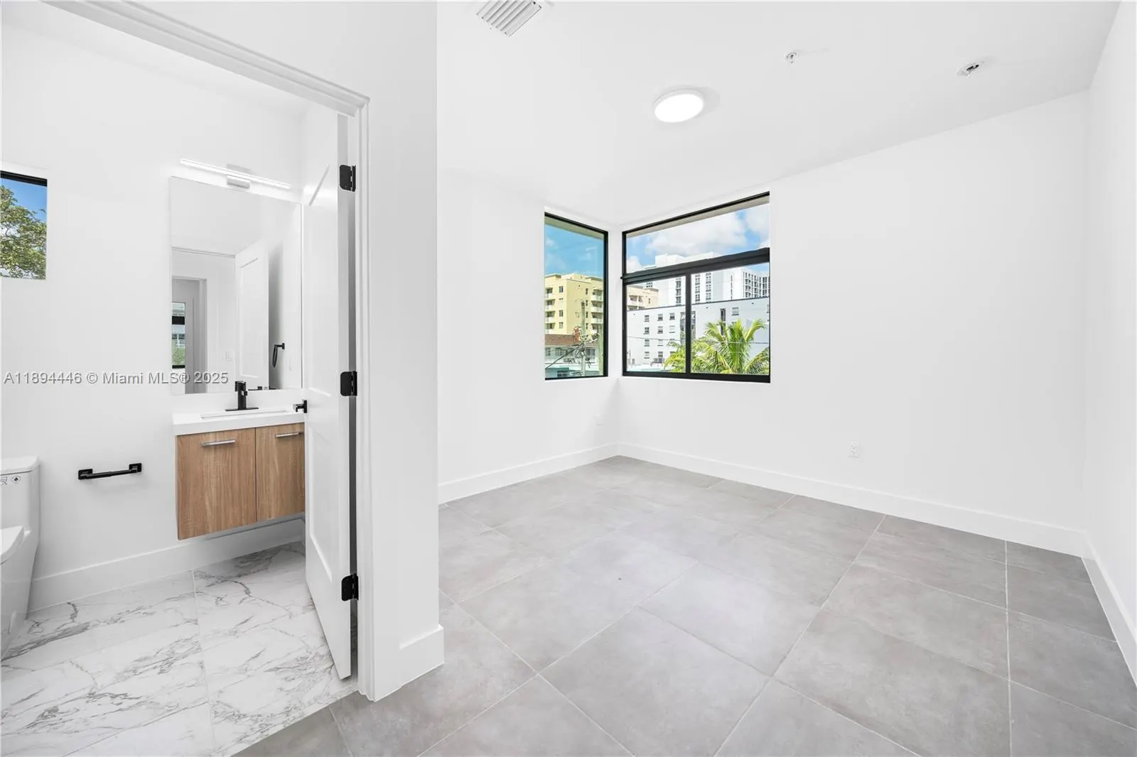 526 SW 2nd St, #1