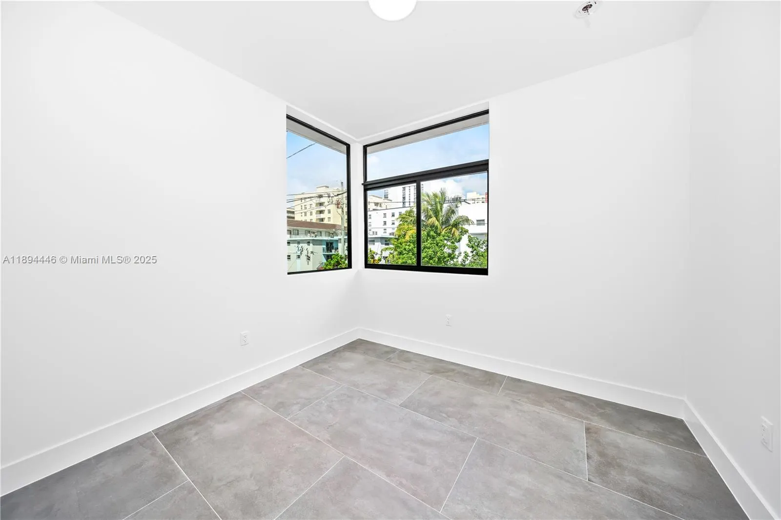 526 SW 2nd St, #1