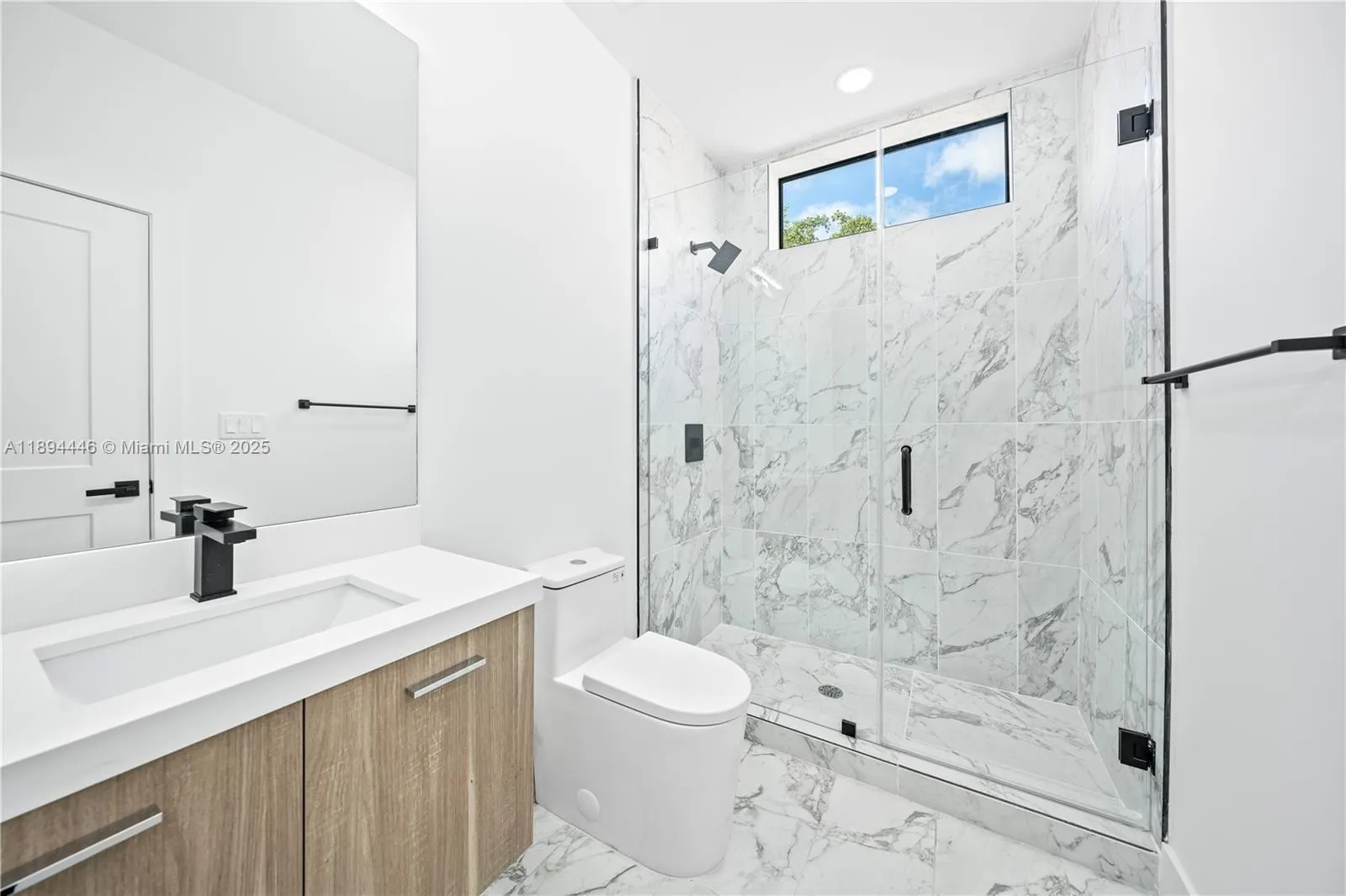 526 SW 2nd St, #1