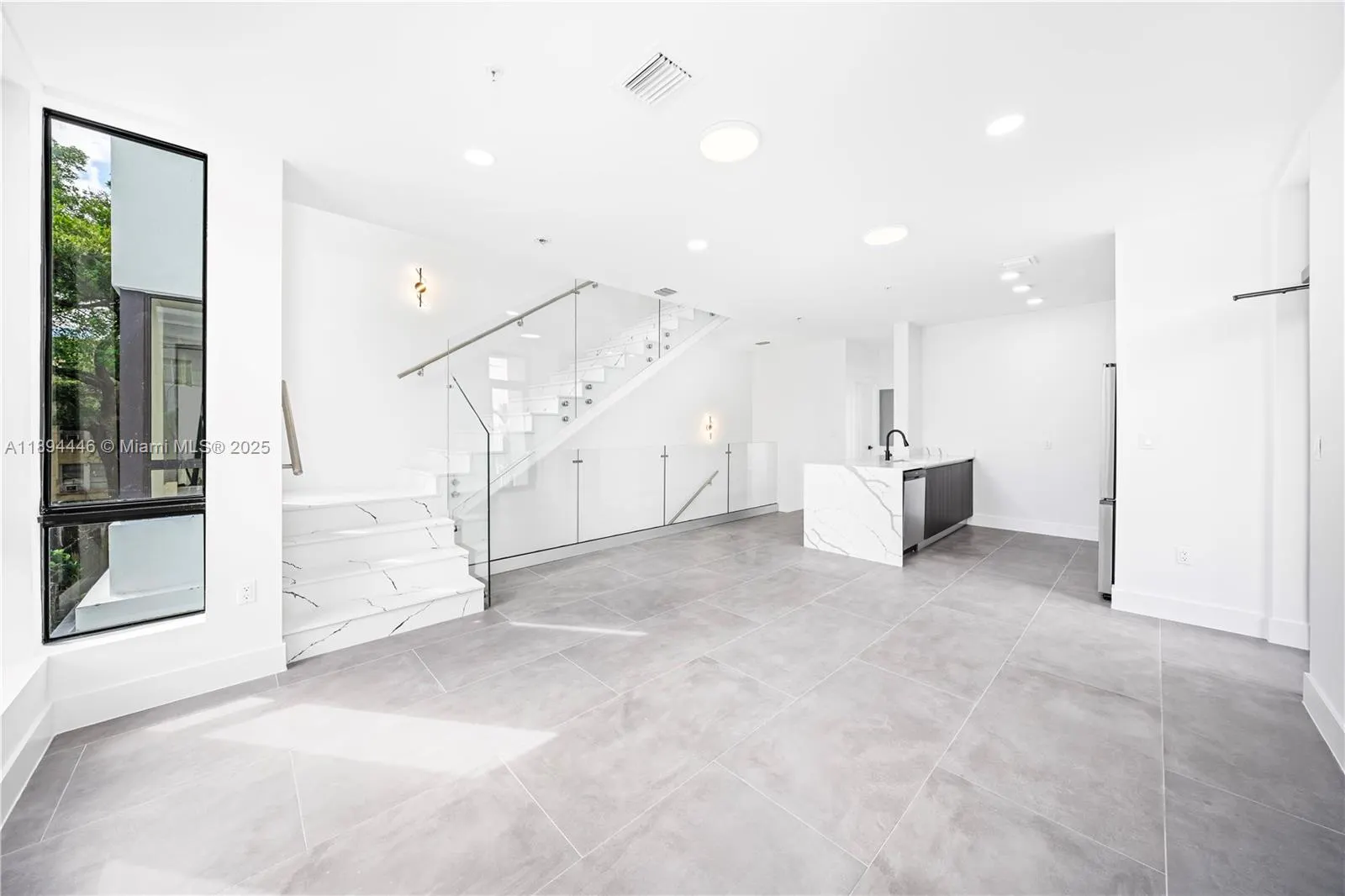 526 SW 2nd St, #1