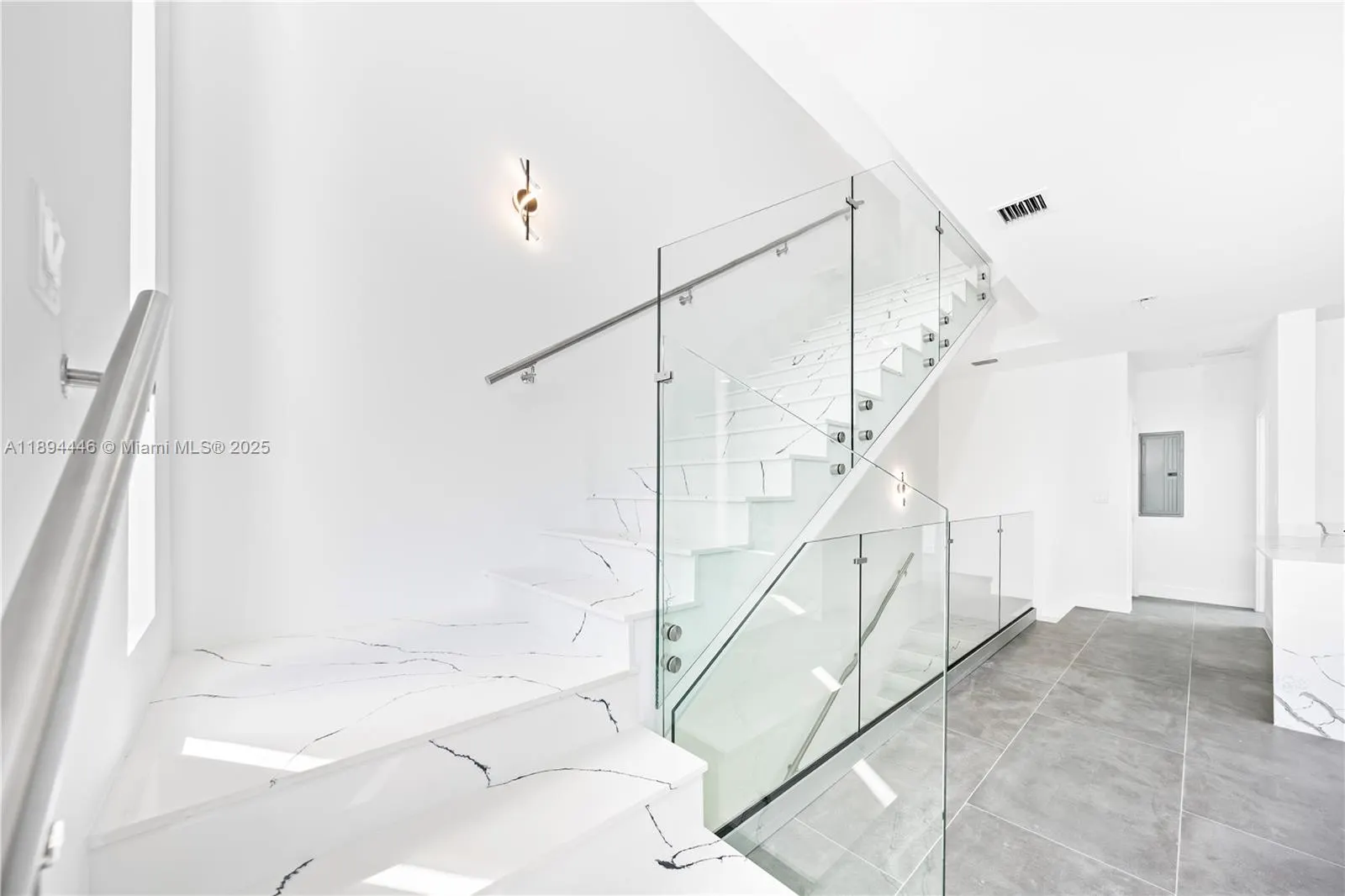 526 SW 2nd St, #1