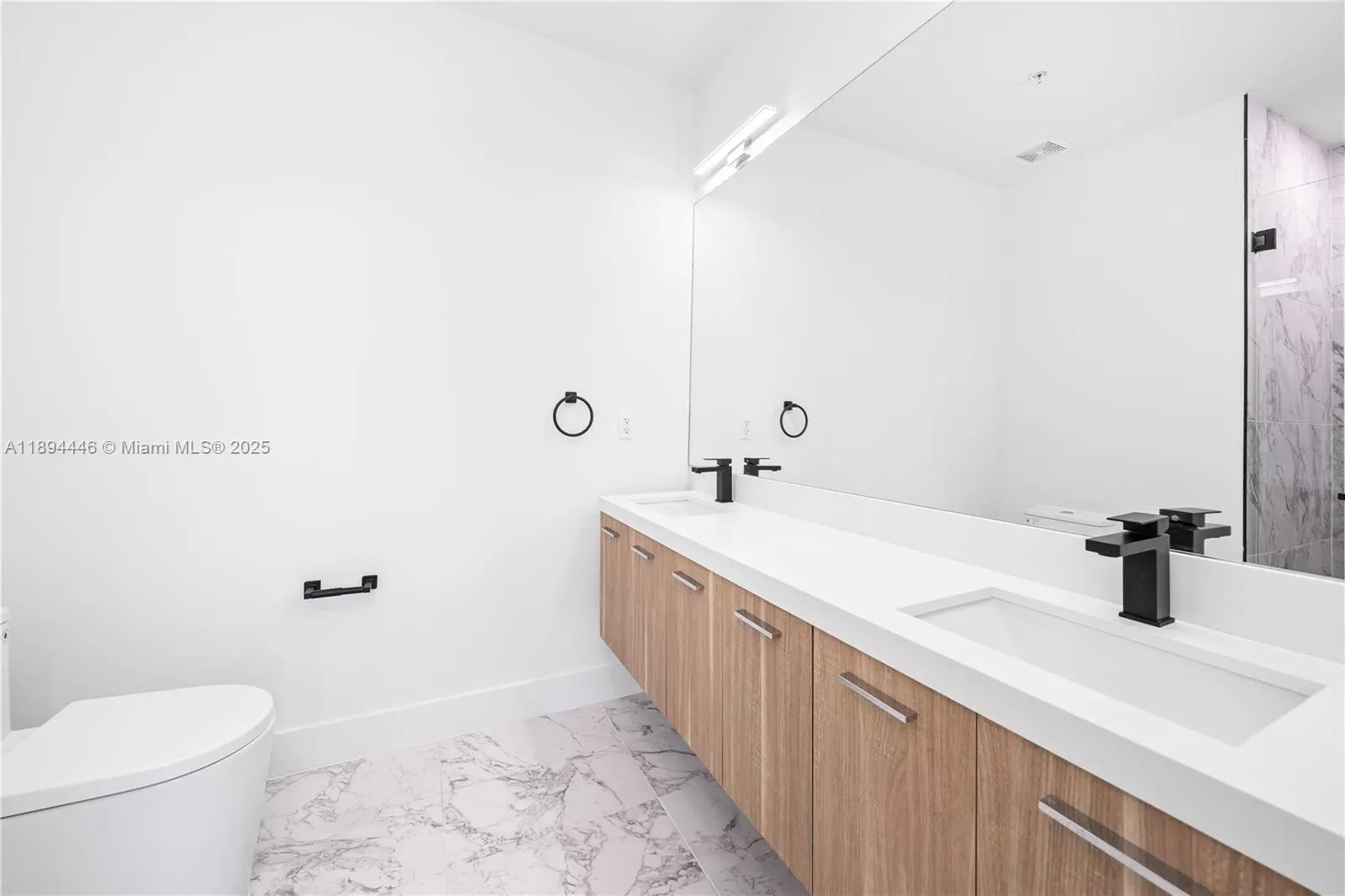 526 SW 2nd St, #1