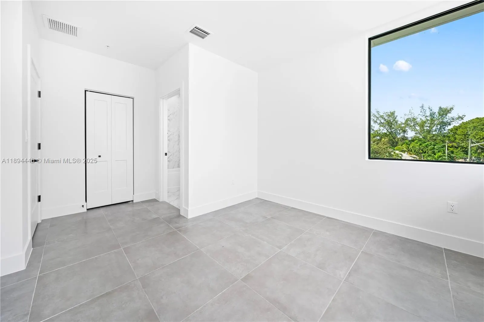 526 SW 2nd St, #1