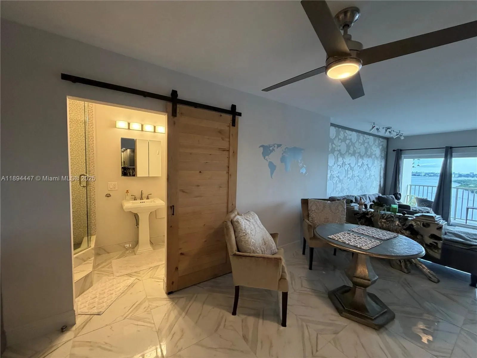 300 Bayview Dr, #2014