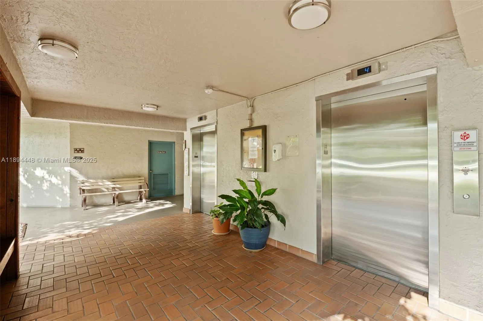 900 Colony Point Cir, #414