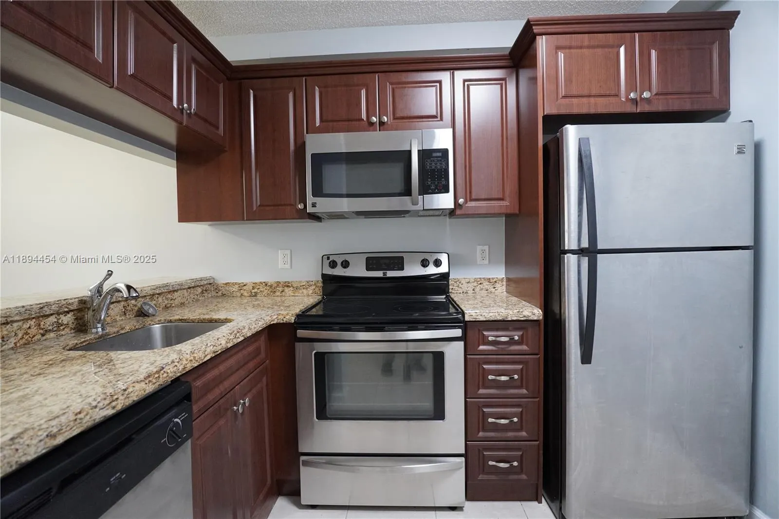7106 Glenmoor Dr, #7106