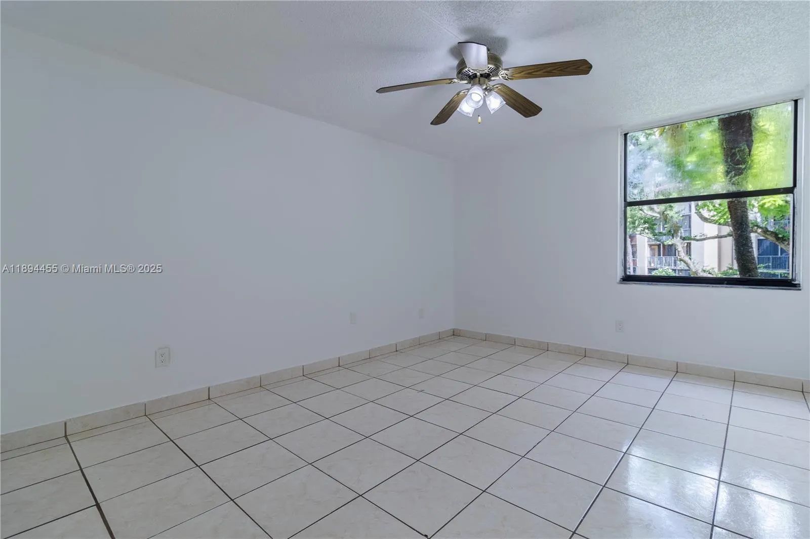 14611 N Kendall Dr, #208L