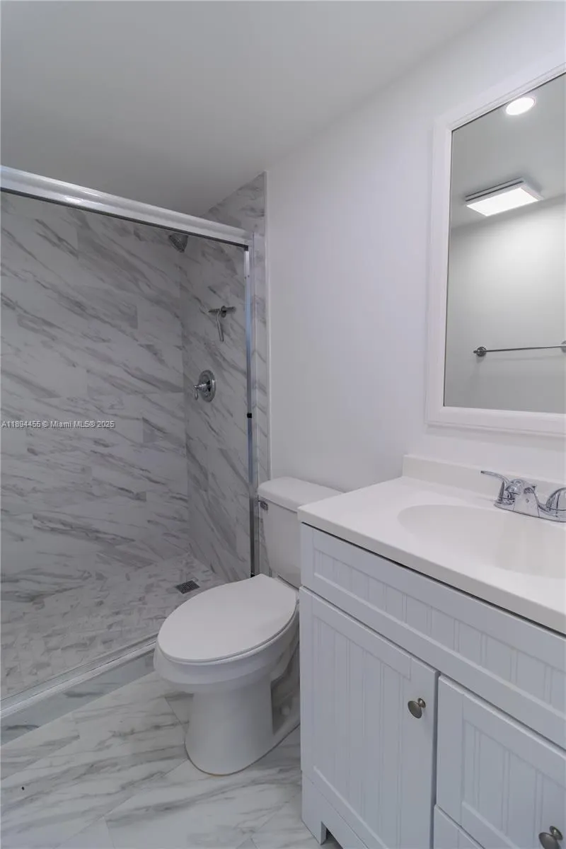 14611 N Kendall Dr, #208L