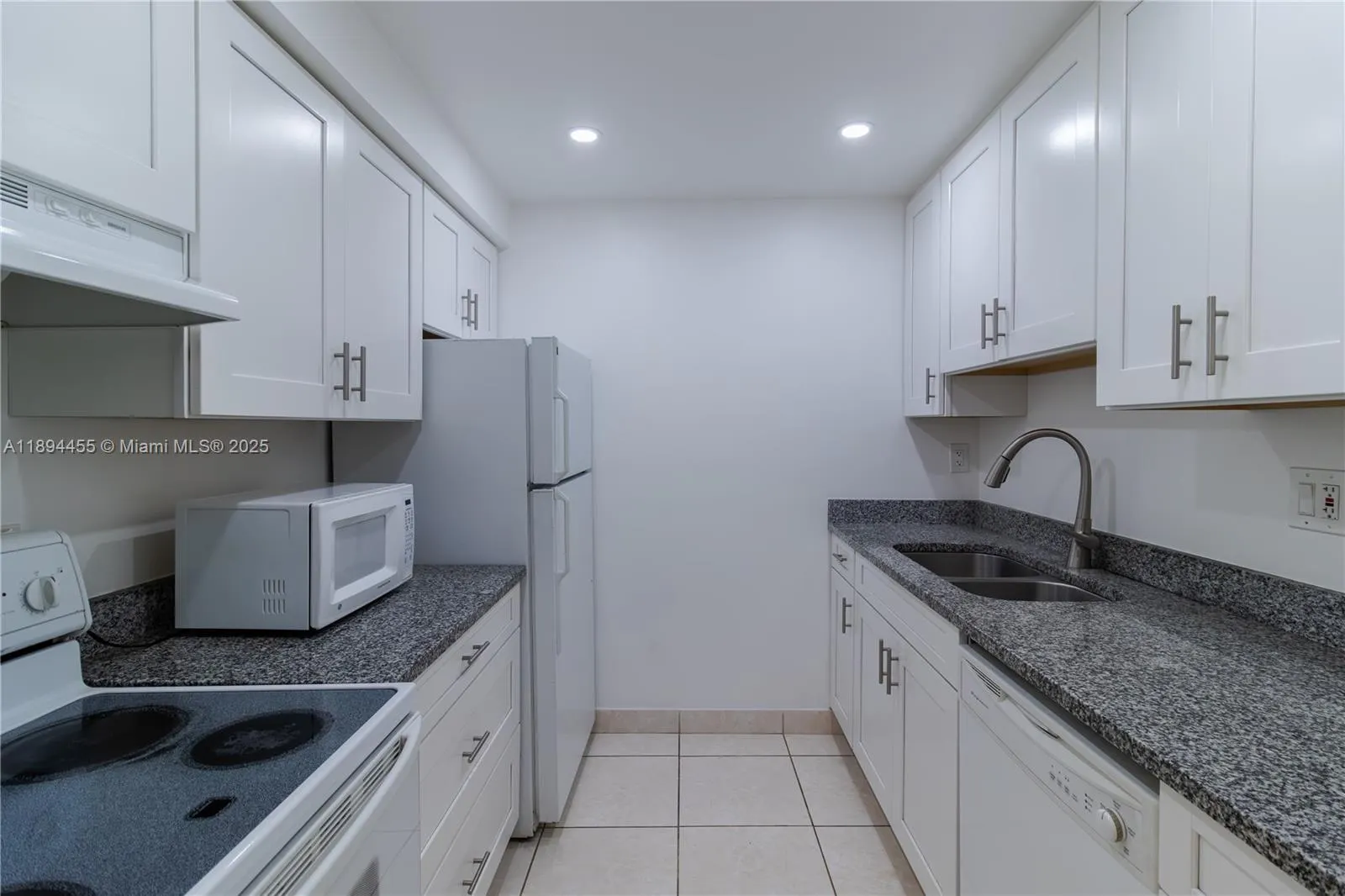 14611 N Kendall Dr, #208L