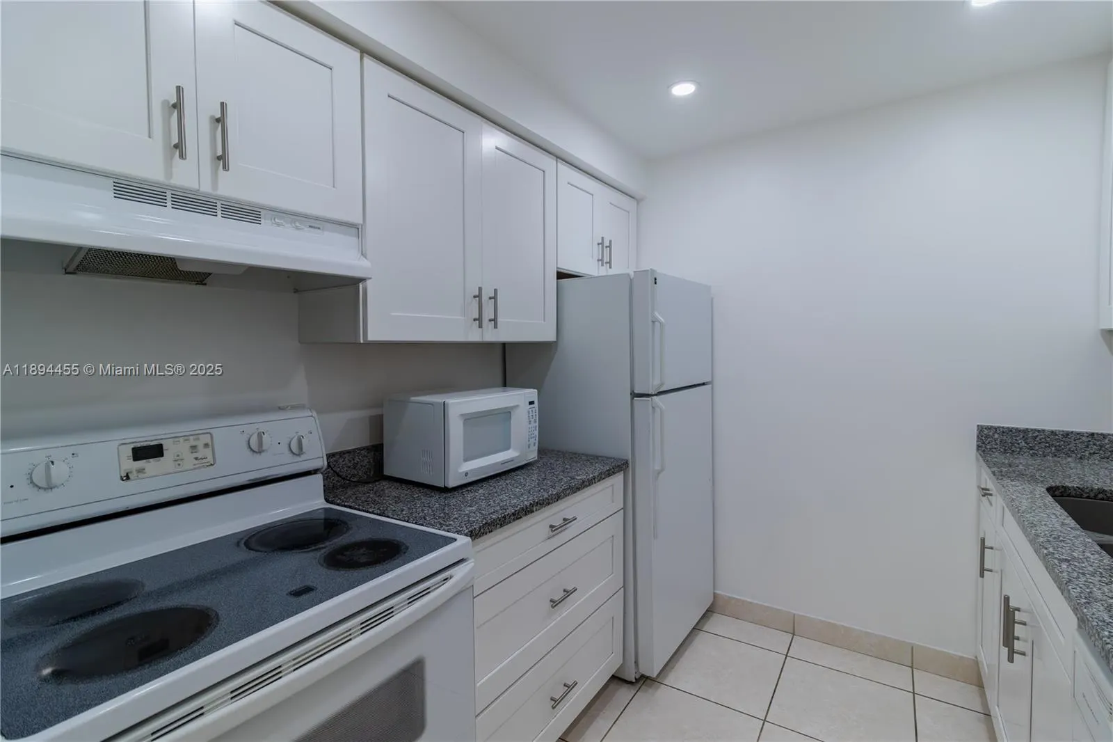 14611 N Kendall Dr, #208L