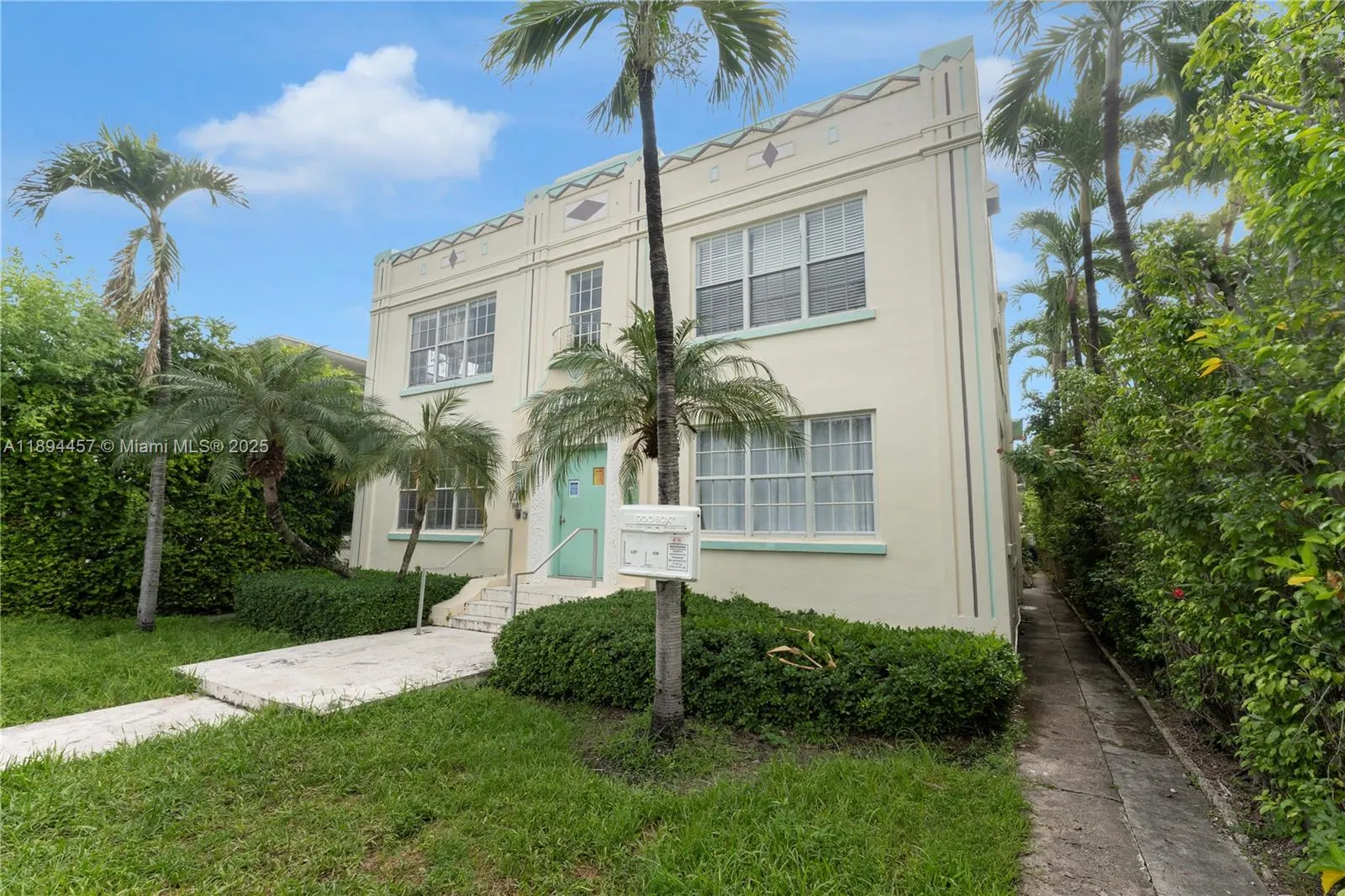 1027 S Euclid Ave, #12