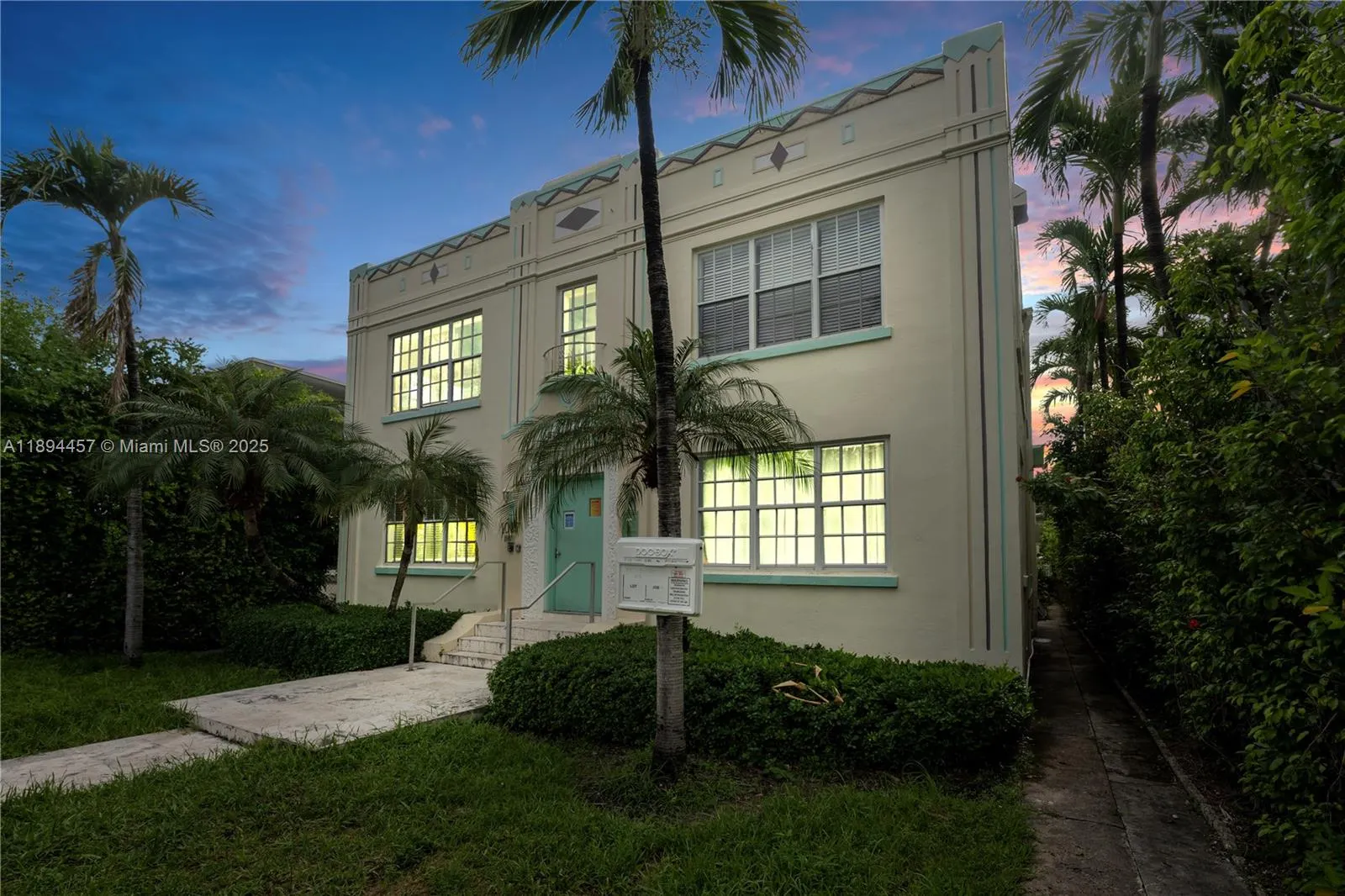 1027 S Euclid Ave, #12