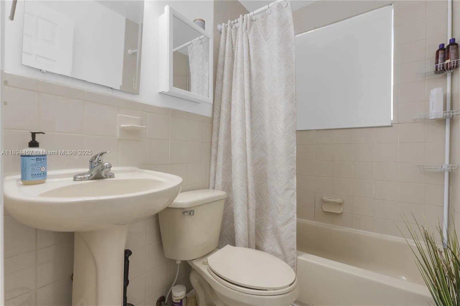 1027 S Euclid Ave, #12