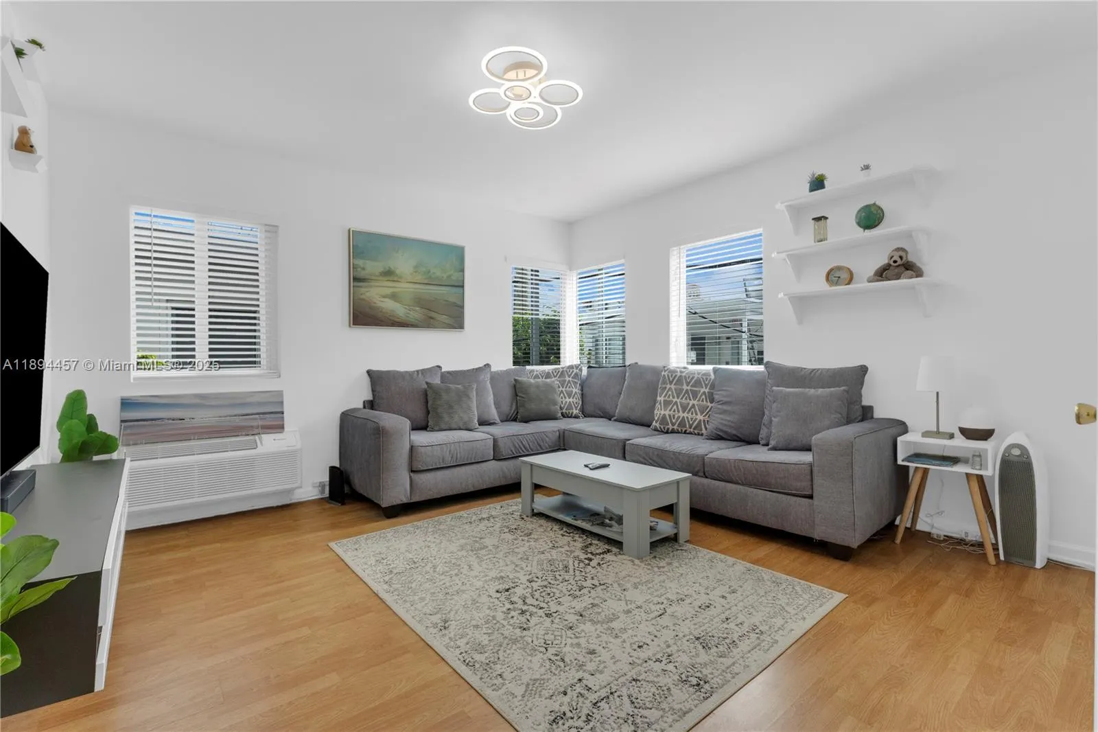 1027 S Euclid Ave, #12