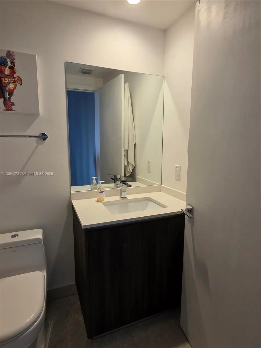 488 NE 18th St, #301