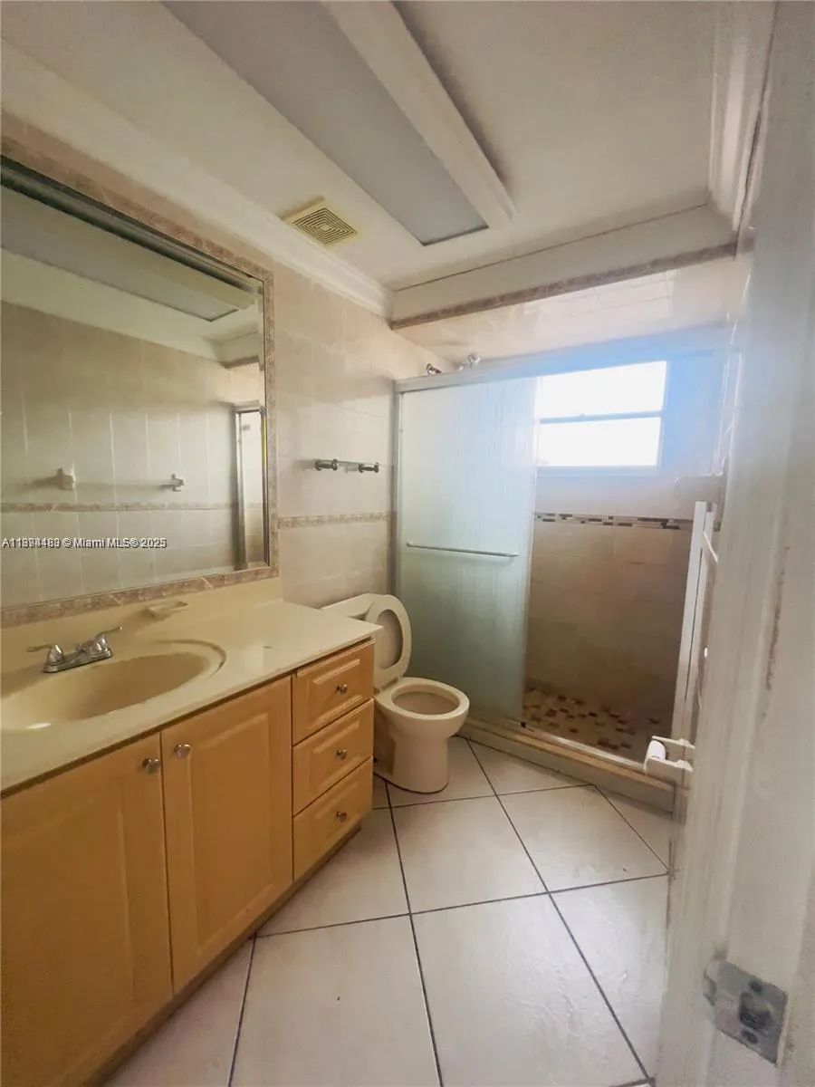 1750 W 46th St, #435