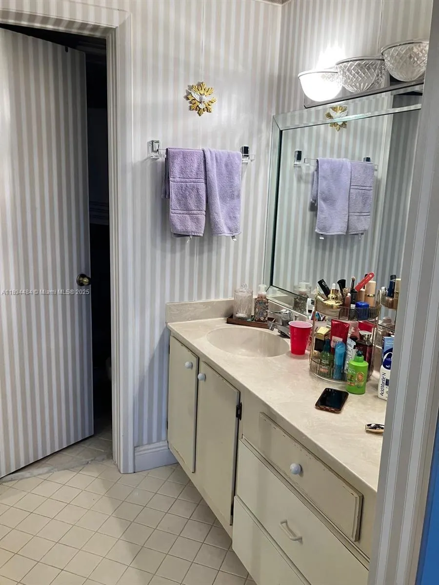 3100 NW 42nd Ave, #D401