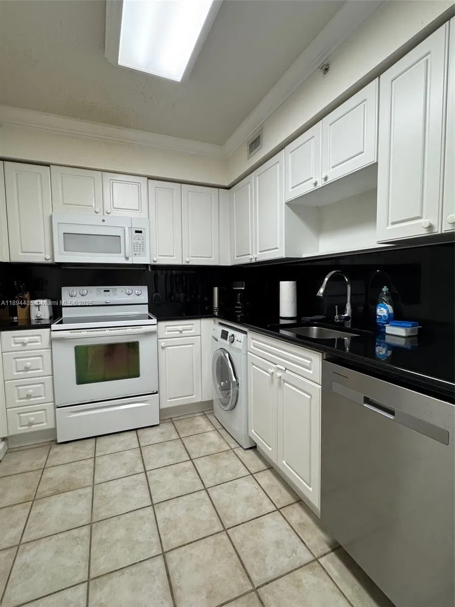 2501 S Ocean Dr, #328