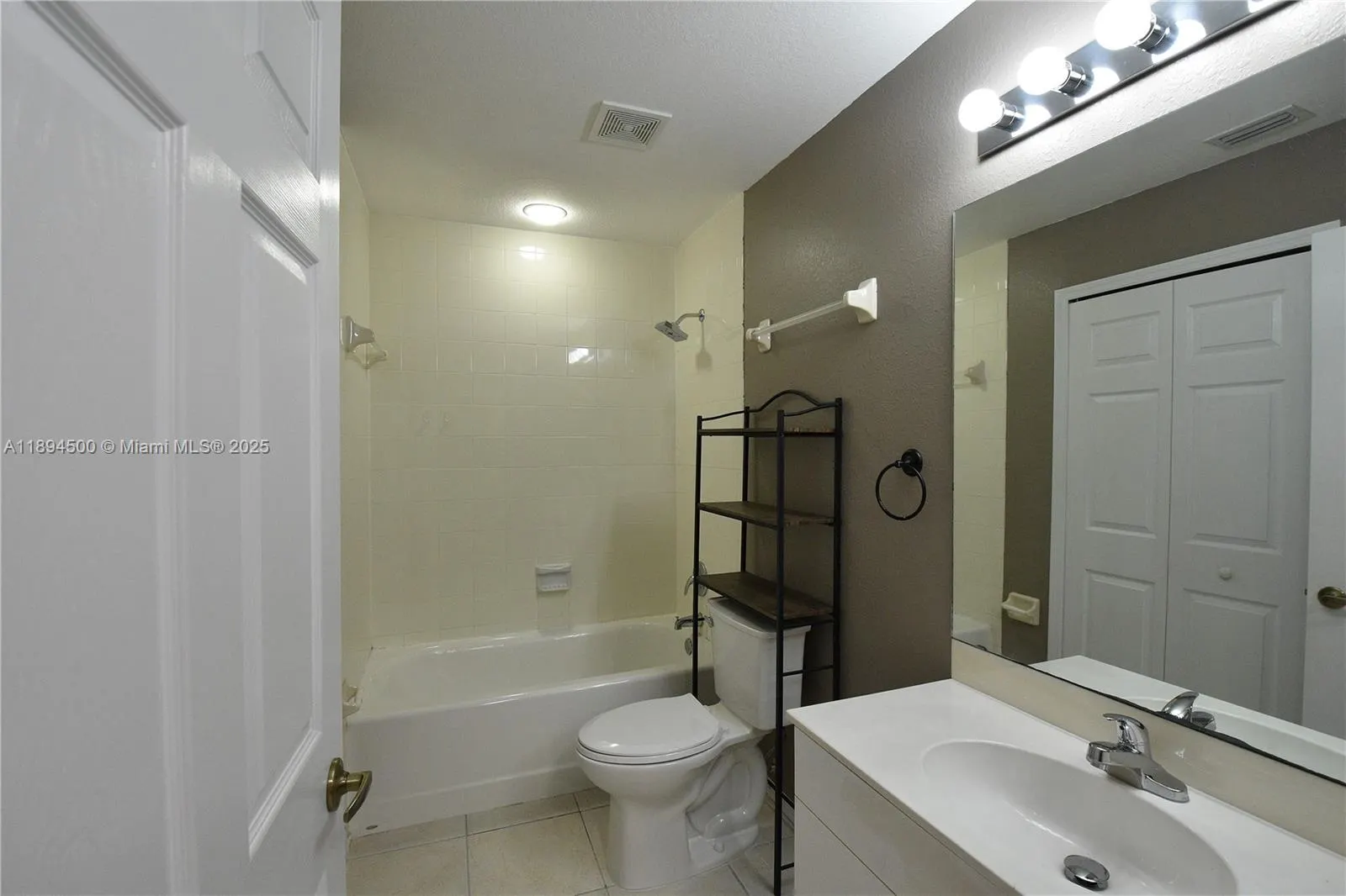 19949 Lake Vista Cir, #2